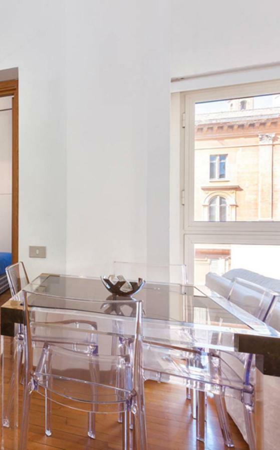 Live In The Heart Of Apartment *